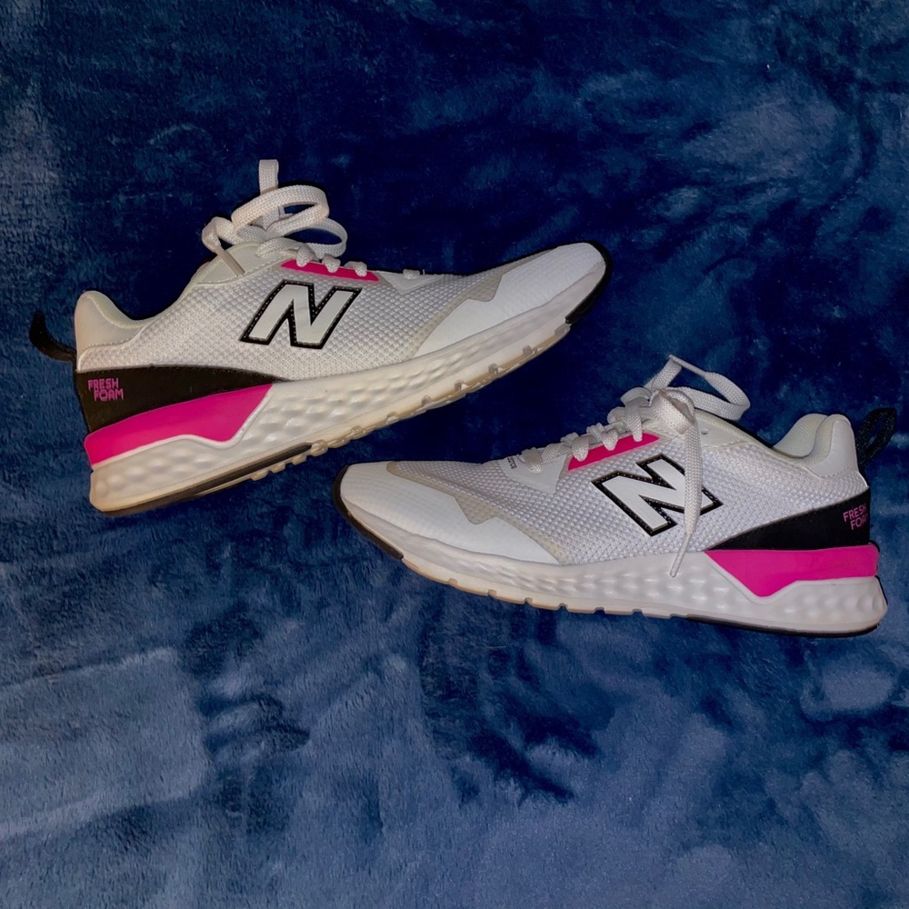 NEW BALANCE RUNNING SHOES - Picture 3 of 4